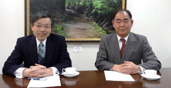 岩井 善郎 氏